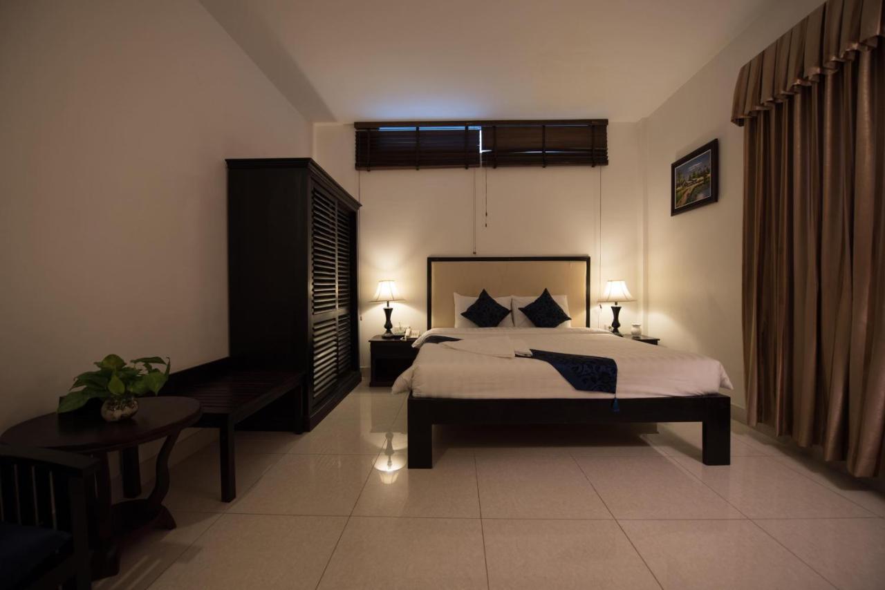 Homesyn Hotel Phnom Penh Exterior photo
