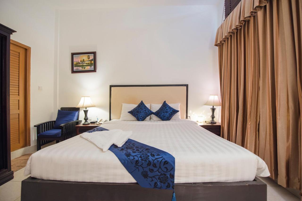 Homesyn Hotel Phnom Penh Exterior photo